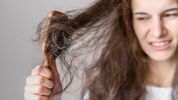 Спасение для запутанных волос: средство, которое легко сделать своими руками