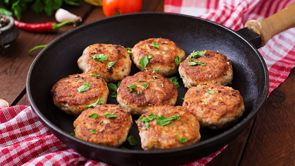 Как приготовить идеальный фарш для вкусных и сочных котлет: простые со...