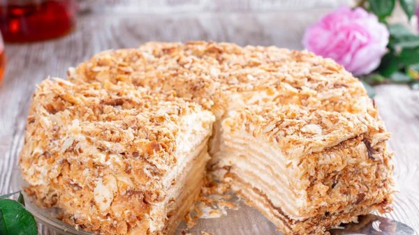 Чтобы с тестом не возиться: как приготовить ленивый Наполеон