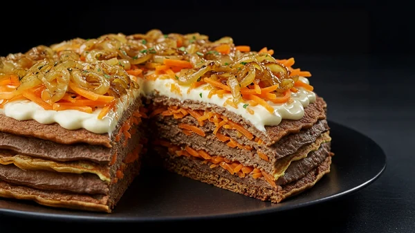 Печеночный торт с морковью и луком