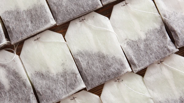 Не выбрасывайте чайные пакетики: 9 вариантов, где их можно использоват...