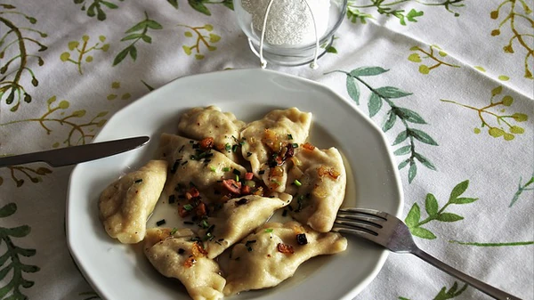 Настоящие украинские вареники с капустой: рецепт, который всегда получ...