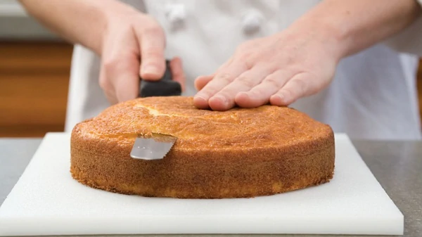 Как быстро разрезать торт без использования ножа: вот что понадобится