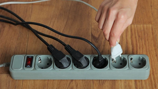 Який подовжувач краще купити: з кнопкою, без, з USB чи силовий