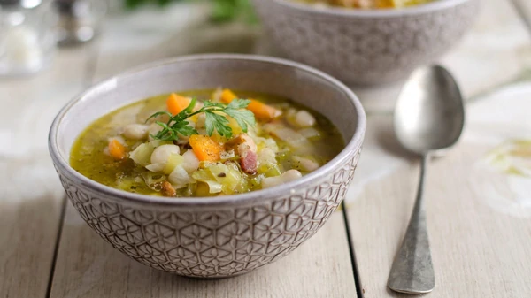 Вкуснейший суп из фасоли с ветчиной: тут нужна мультиварка