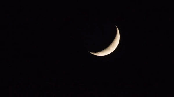 Черное новолуние отберет счастье у этих знаков Зодиака: судьба влепит ...