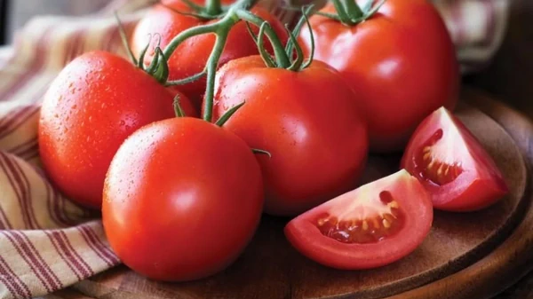 Вот что с вами произойдет, если вы будете есть 1 помидор в день