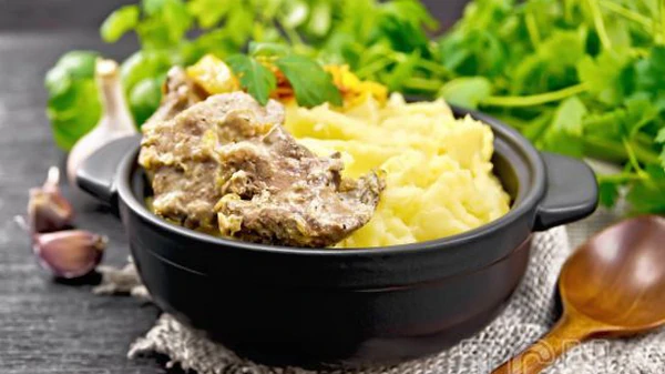 Куриная печень с овощами в сметане: оригинальный рецепт