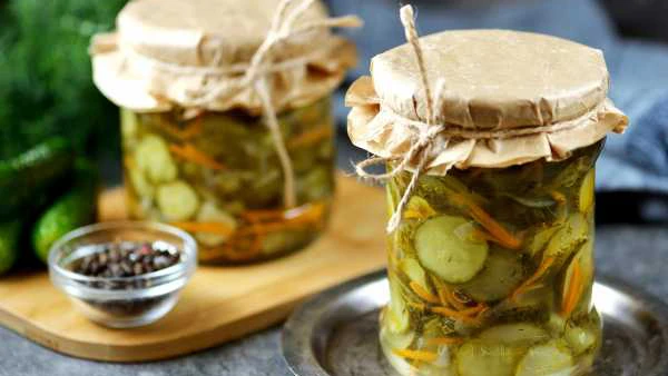 Заготовки на зиму: рецепт быстрого овощного салата без стерилизации