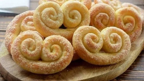 Идеально к чаю: рецепт творожных крендельков