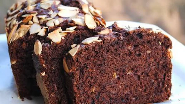 Бесподобный шоколадный кекс с бананом и финиками: рецепт без глютена и...