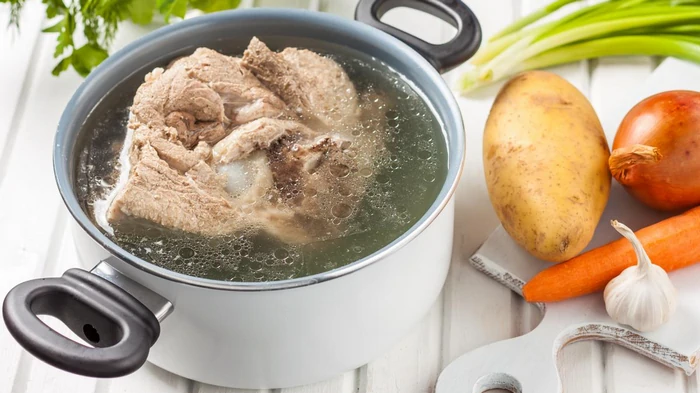 Диетологи назвали самые доступные продукты, богатые коллагеном