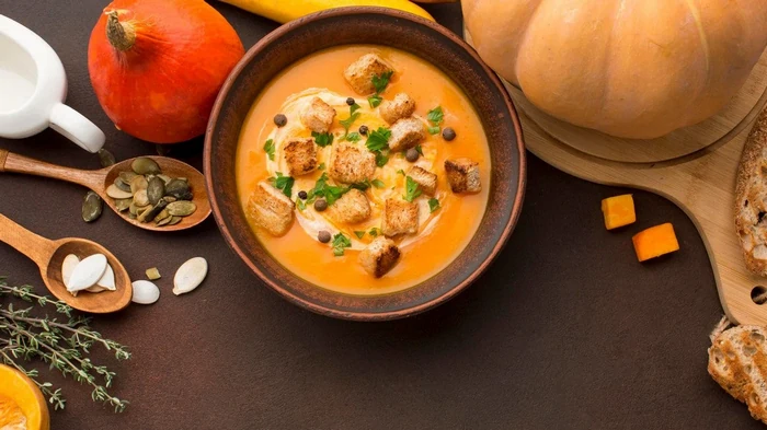 Не борщ и не солянка: назван самый вкусный осенний суп, который непрем...