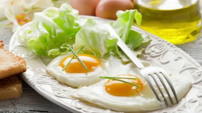 Яичница будет в разы вкуснее и ароматнее: как приготовить без сала, ра...