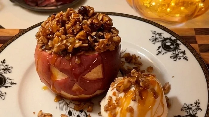 Рецепт запеченных яблок с начинкой на Хэллоуин