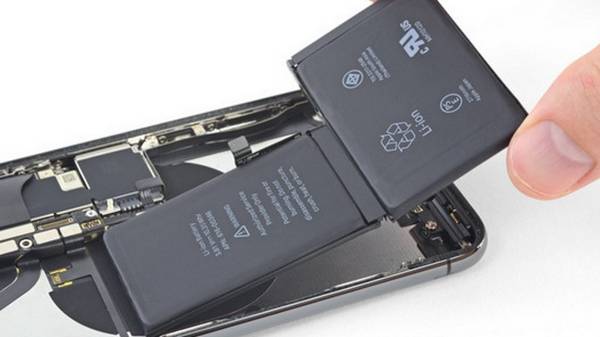 Почему для замены следует использовать оригинальную батарею в iPhone?