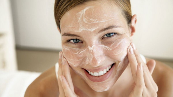Какие домашние средства помогут очистить кожу лица?