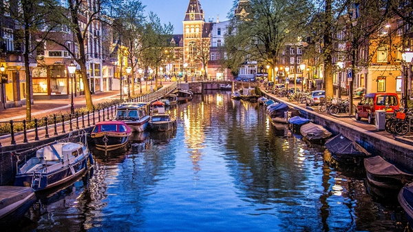 Почему стоит побывать в Амстердаме хотя бы раз в жизни?