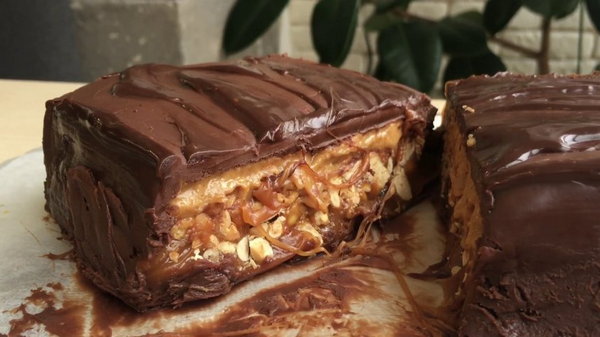 Торт Сникерс – домашние рецепты десерта