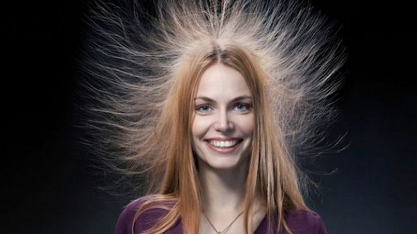 Что делать, когда электризуются волосы?