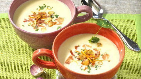 Чесночный суп-крем с шафраном