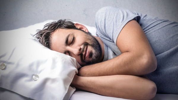 Что лучше не делать перед сном: 5 запретных привычек