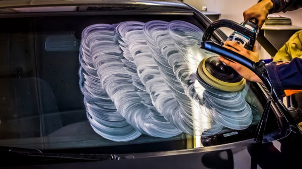 Зачем нужна полировка стёкол автомобилю?