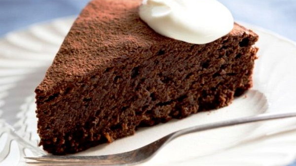 Как приготовить нежный шоколадный пирог