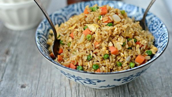 Идеальное повседневное блюдо: рис с овощами — не только просто, но и очень аппетитно