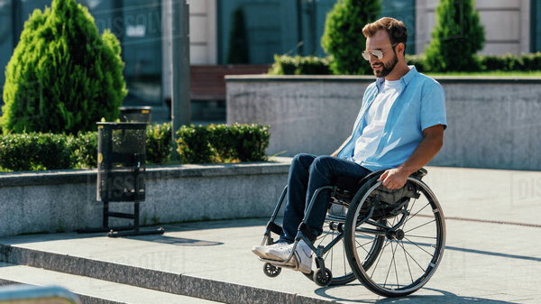 Як правильно підібрати інвалідне крісло