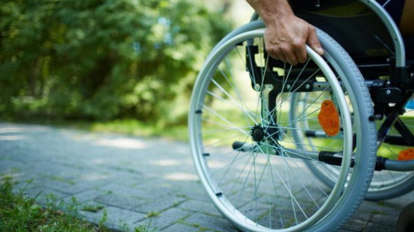 Виды инвалидных колясок активного типа