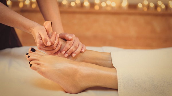 Зачем делать массаж больших пальцев ног