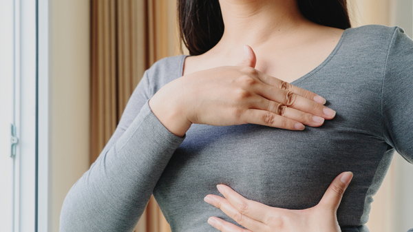 24 причины боли в груди, включая смертельно опасные