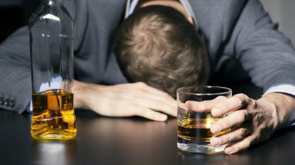 Судомні напади та епілептичний статус у хворих на алкогольну залежність