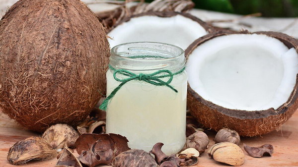 Простые и эффективные маски для волос с кокосовым маслом: только лучшие рецепты