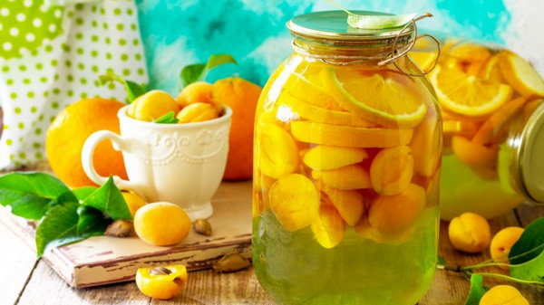 Как приготовить компот из абрикосов и апельсинов